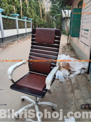 Swievel Office Boos Chair